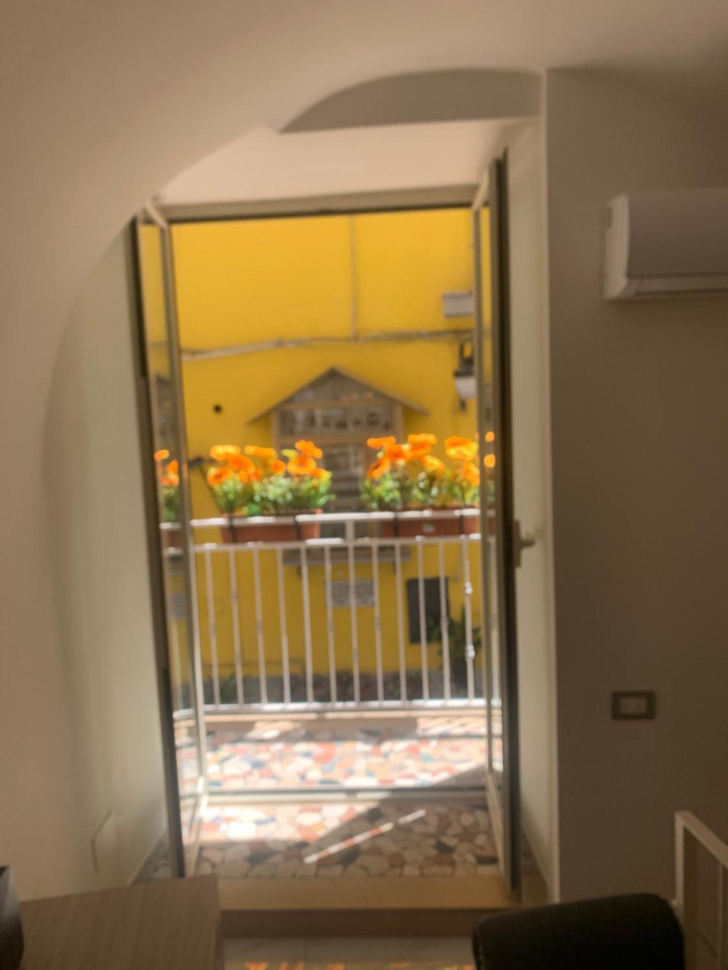 Viky House Chiaja 1 Appartement Napels